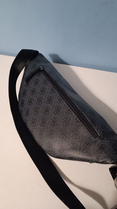 Bolsa Guess como nova