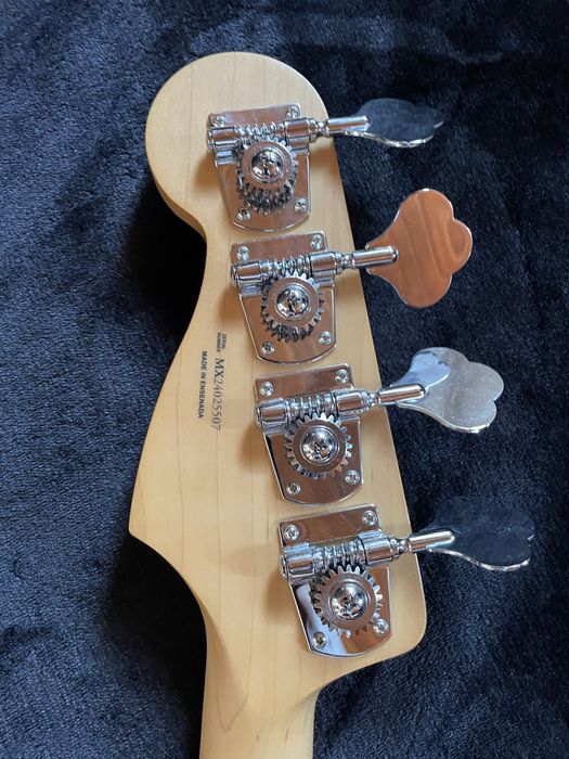 Baixo Fender Player II Jazz Bass 4