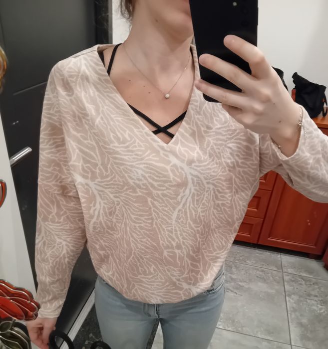 Wyprzedaż szafy!Sweter sweterek varlesca S 36 beżowo biały nude, stan bardzo dobry