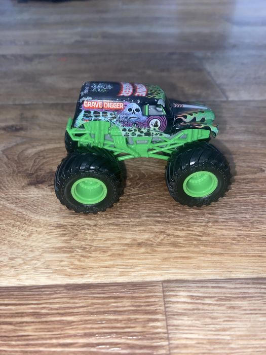 Машинки Monster Jam Нові