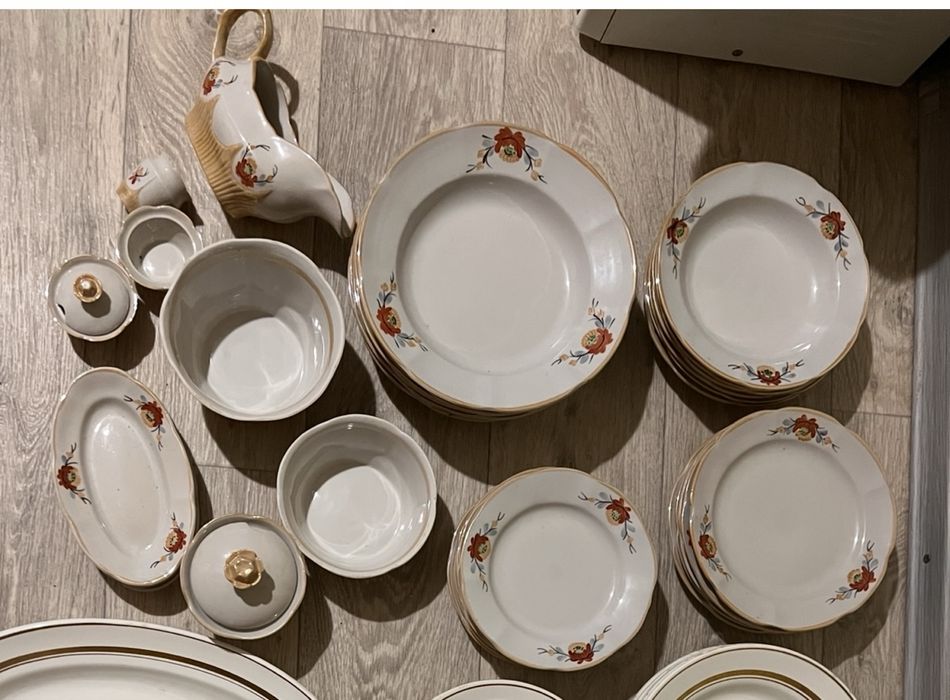 Столові сервізи. Тарілки