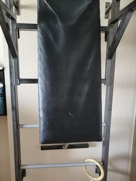 Шведська стінка металева, лавка для пресу