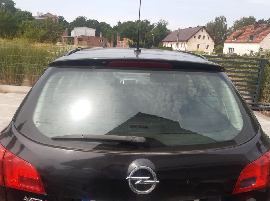 Samochód opel astra j