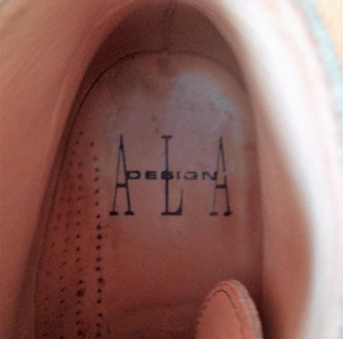 Sapatos/Botins em camurça de cor bege - nº40