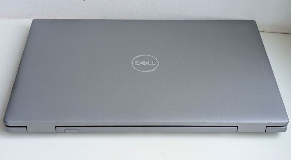 Тонкий ноутбук Dell Latitude 5520 Intel Core i7-1185 nVidia 4-32/128-1