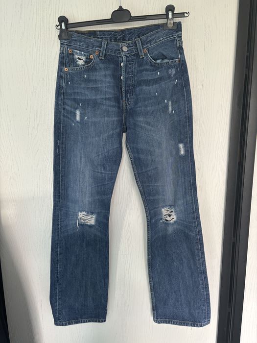 Jeansy z przetarciami levis