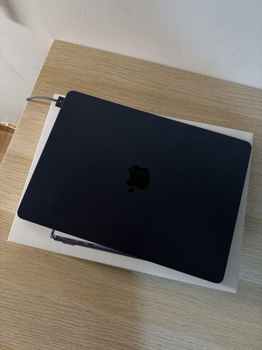 MacBook Air M4 2025  c/ garantia como novo