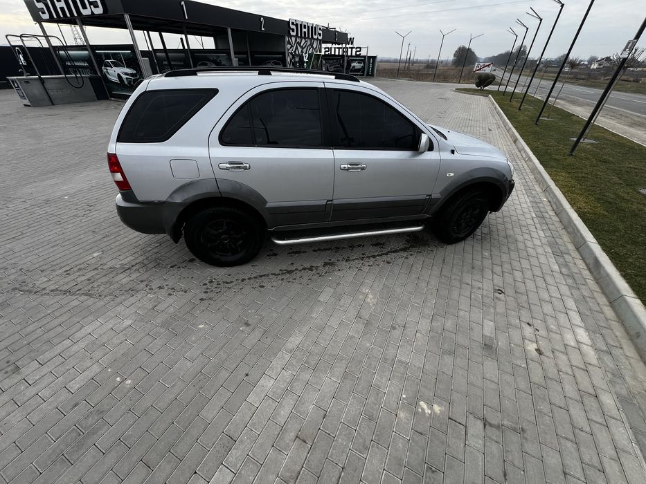 Автомобіль Kia Sorento 2.5 2006 рік. Повністю все обслужене. Не гнила