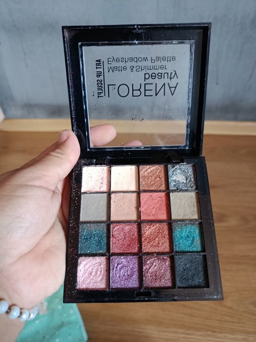 Одяг на дівчинку