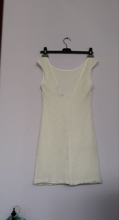 ZARA- sukienka z koronki na podszewce - roz.36/38