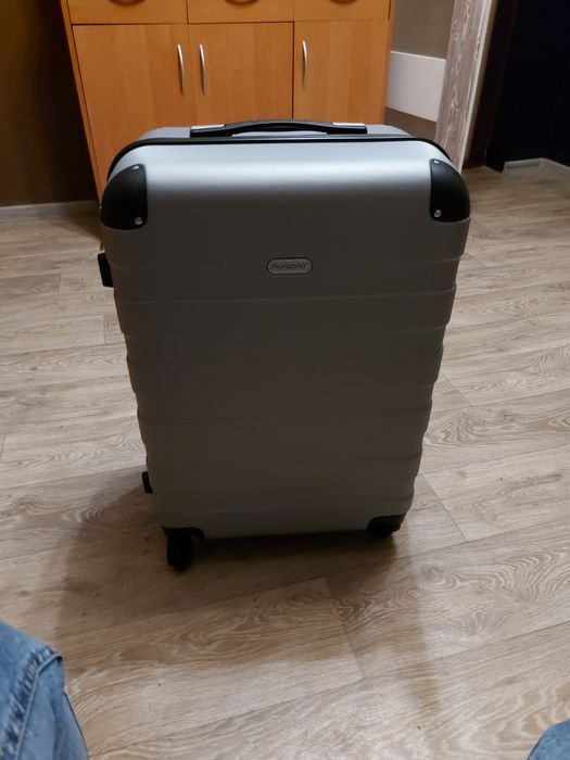 Walizka szara jak nowa