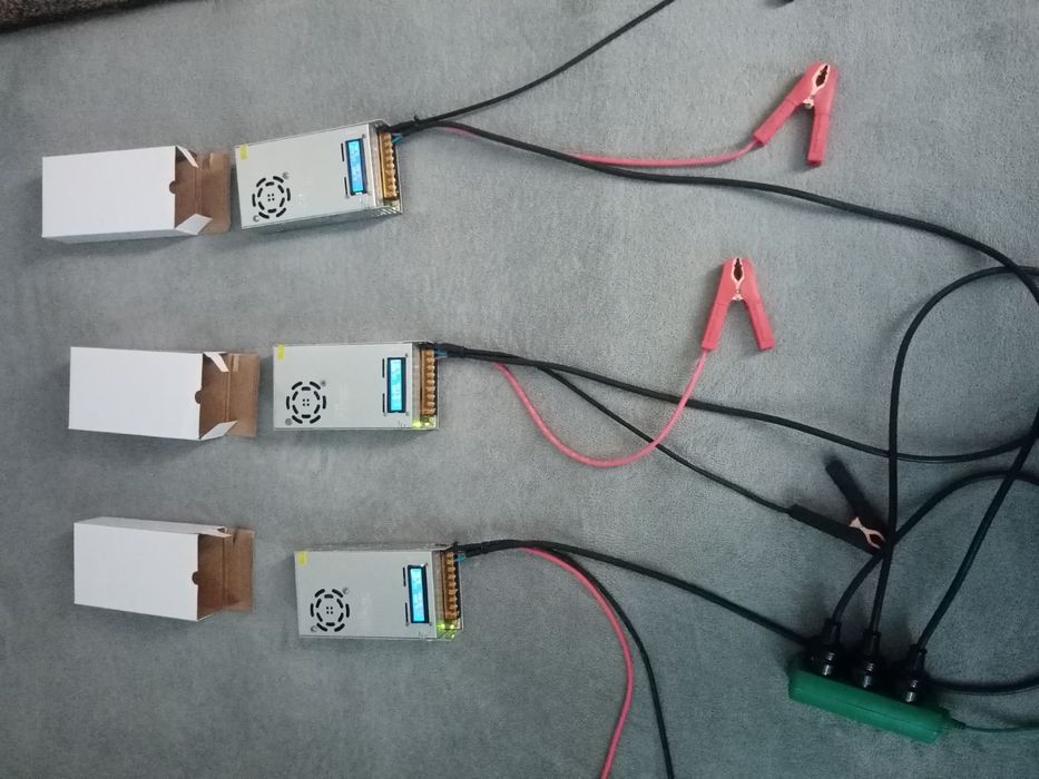 Три зарядних для LifePo4 12