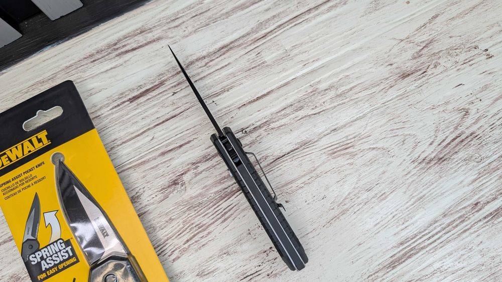 Ніж складний DeWalt DWHT10911