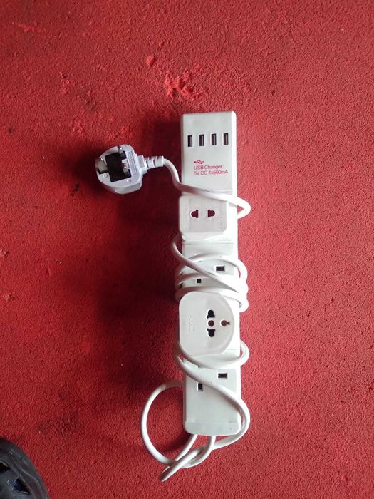 UK PRZEDURZACZ USB changer 5 u dc 4x500 ma długość 2 m