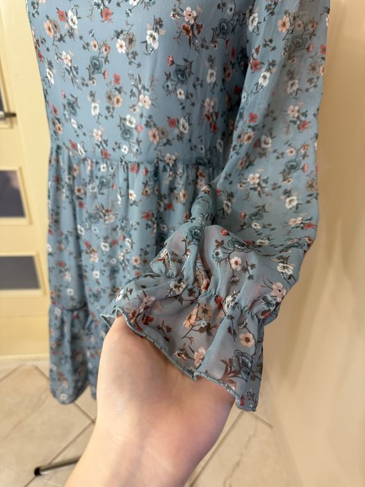 Сукні в ідеальному стані