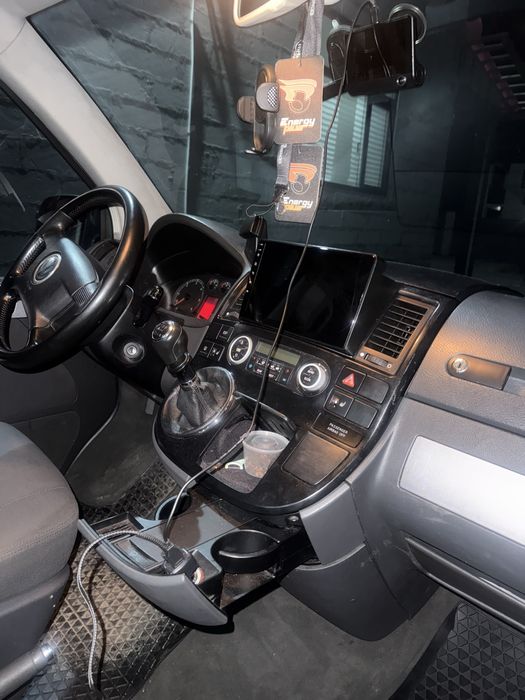 Фольксваген Мультиван 2004.