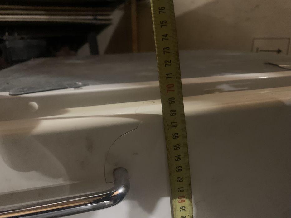 Холодильник під забудову вбудований