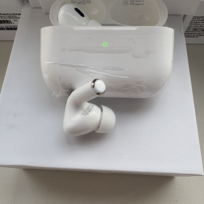 AirPods Pro 2 USB-C — нові, повний комплект