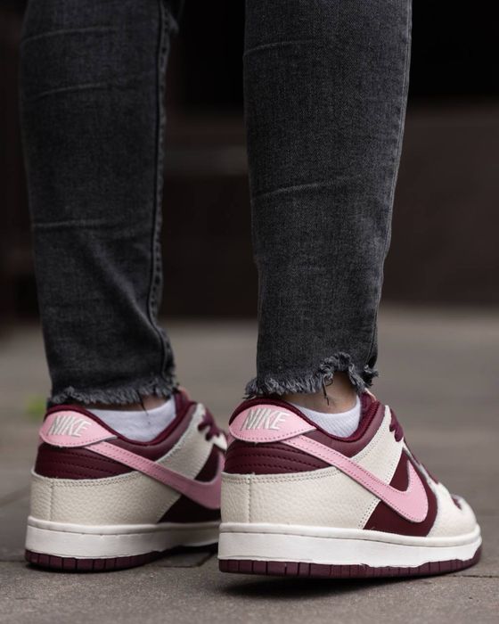 Nike SB Dunk Low Cherry Beige