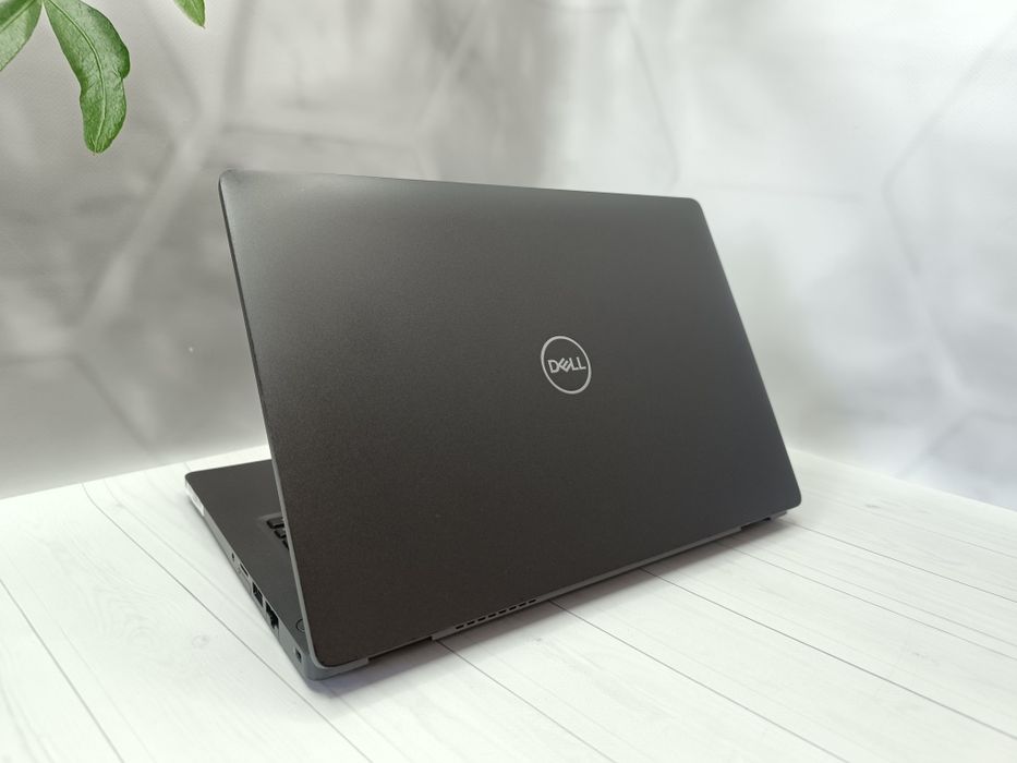 Ноутбук Dell Latitude 5300 i5-8265U/8GB/256 GB/13.3 " Full HD IPS