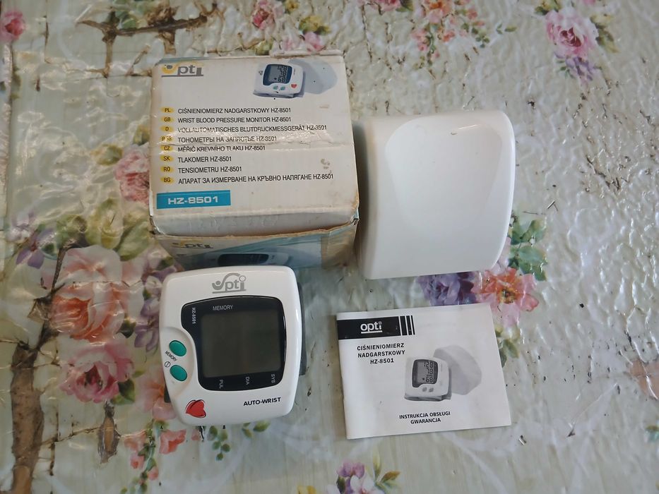 Рабочий автоматический запястьевой тонометр Opti HZ-8501