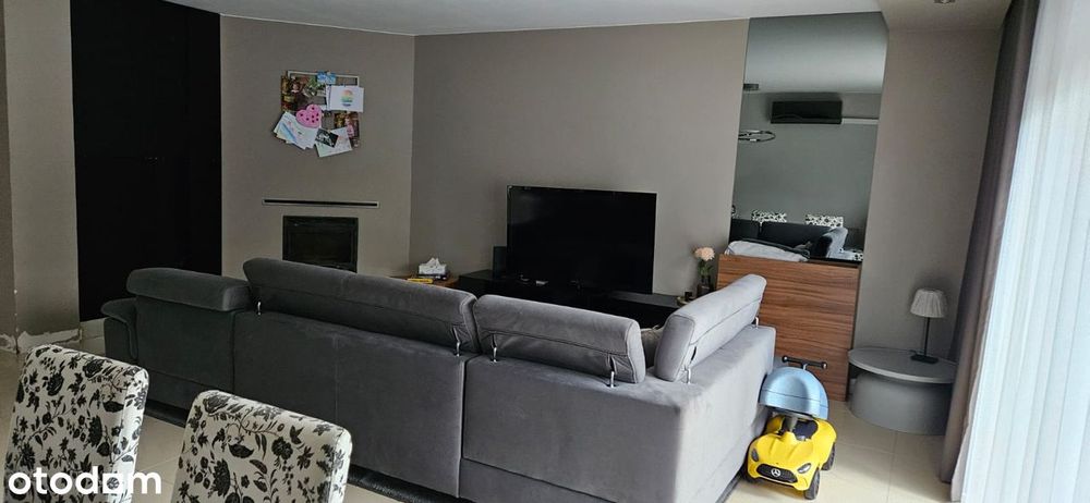 Dom szeregowy z garażem i klimatyzacją, 180 m² w CENTRUM + 2 garaże