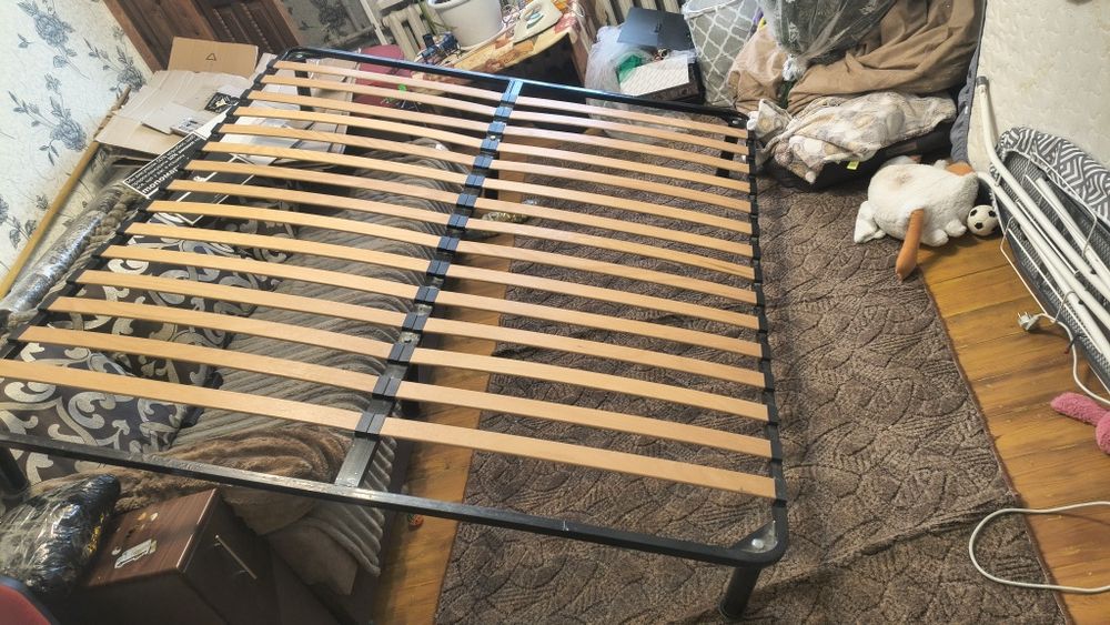 Каркас кровати с ламелями