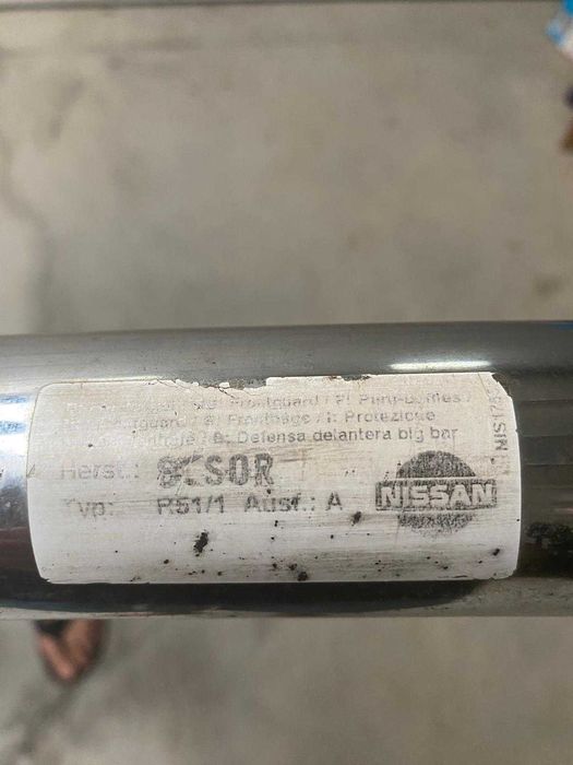 Barra para-choques dianteiro Nissan Navara
