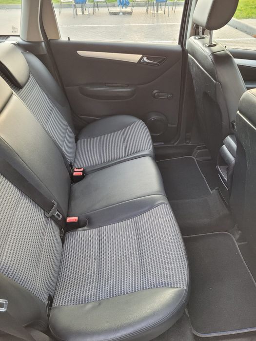 Продам mercedes w 245