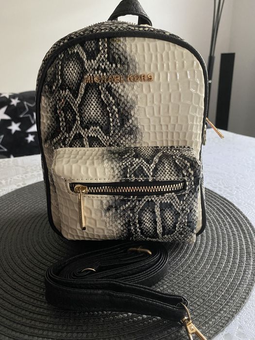 Mini plecaczek Michael Kors.
