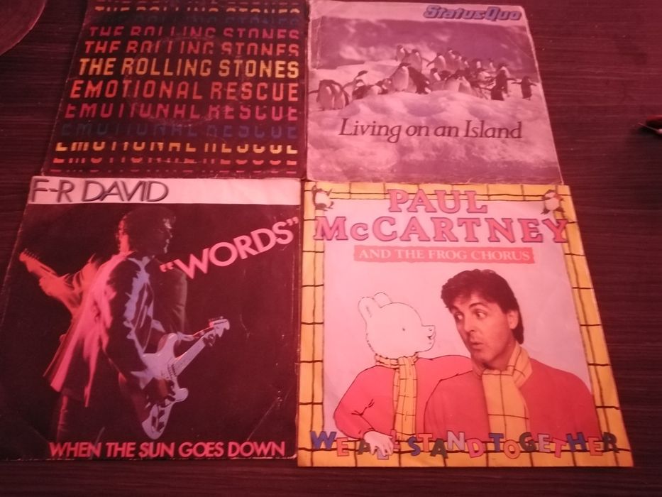 18 singles, vinyl!