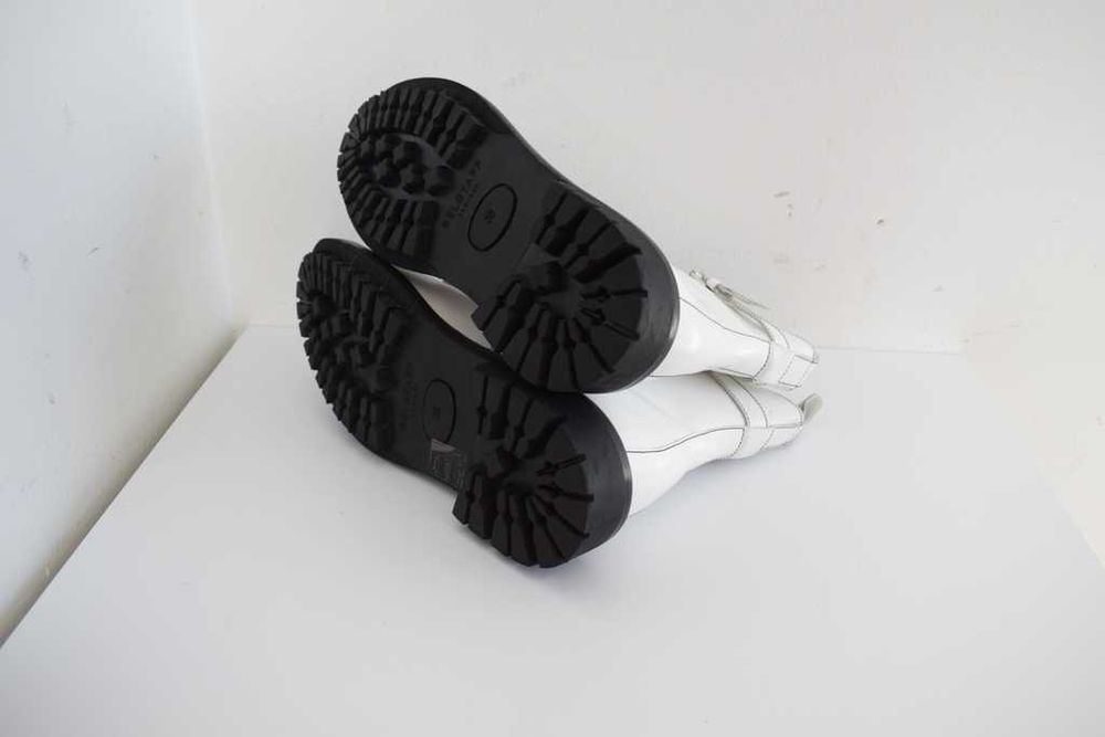 Belstaff botki glany buty skórzane białe wiązane 38