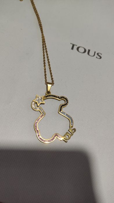 Colares tous ainda com saco