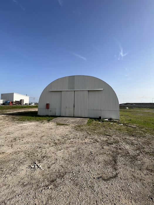 Armazem metálico 200 m²