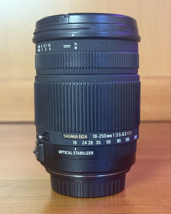 Обʼєктив для Canon - Sigma 18-250mm f/3.5-6.3 для кроп-матриць
