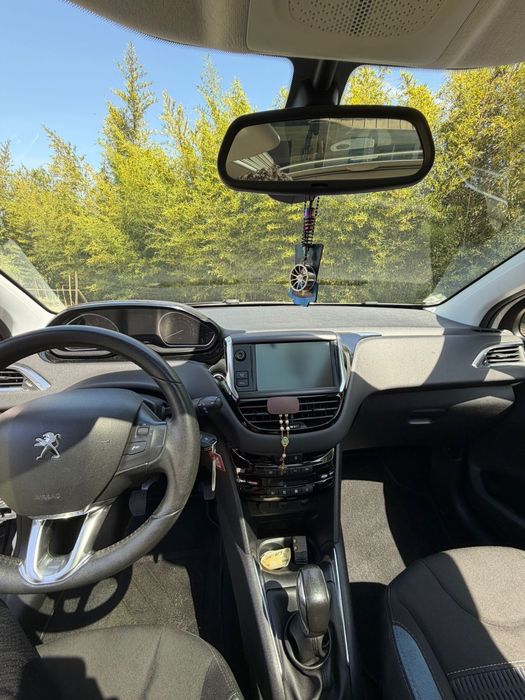 peugeot 208 11/12