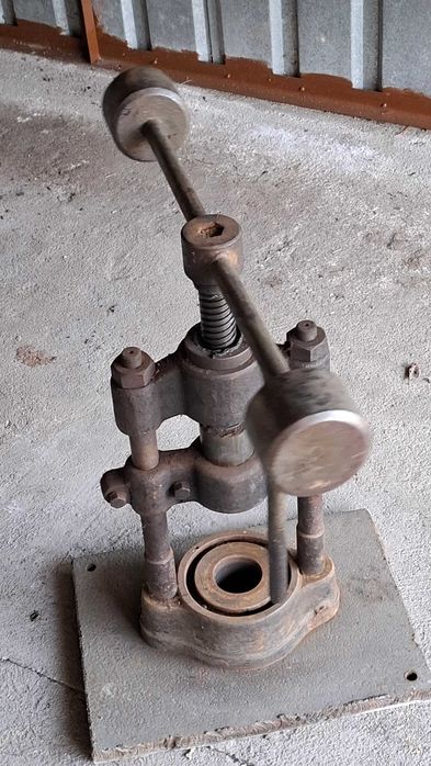 Prasa balansowa ręczna