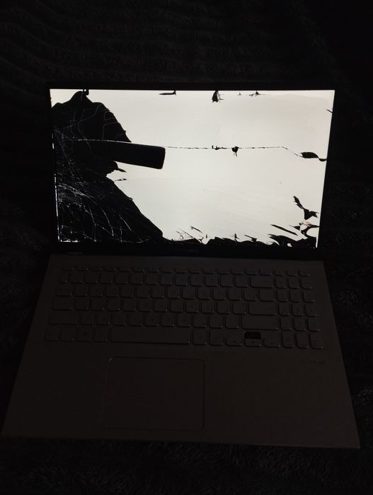 Продам ноутбук з битою матрицею asus  x512u