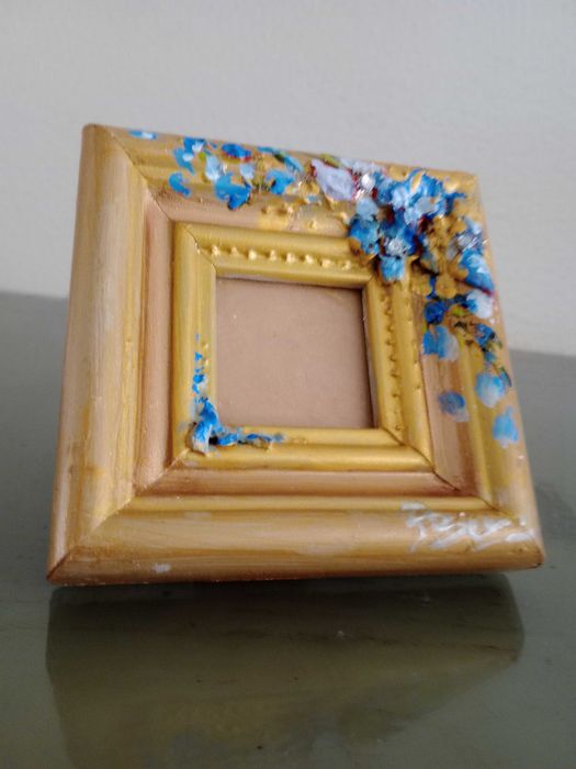 Moldura madeira e gesso, pintada a óleo - Artista Plástica Paula Bravo