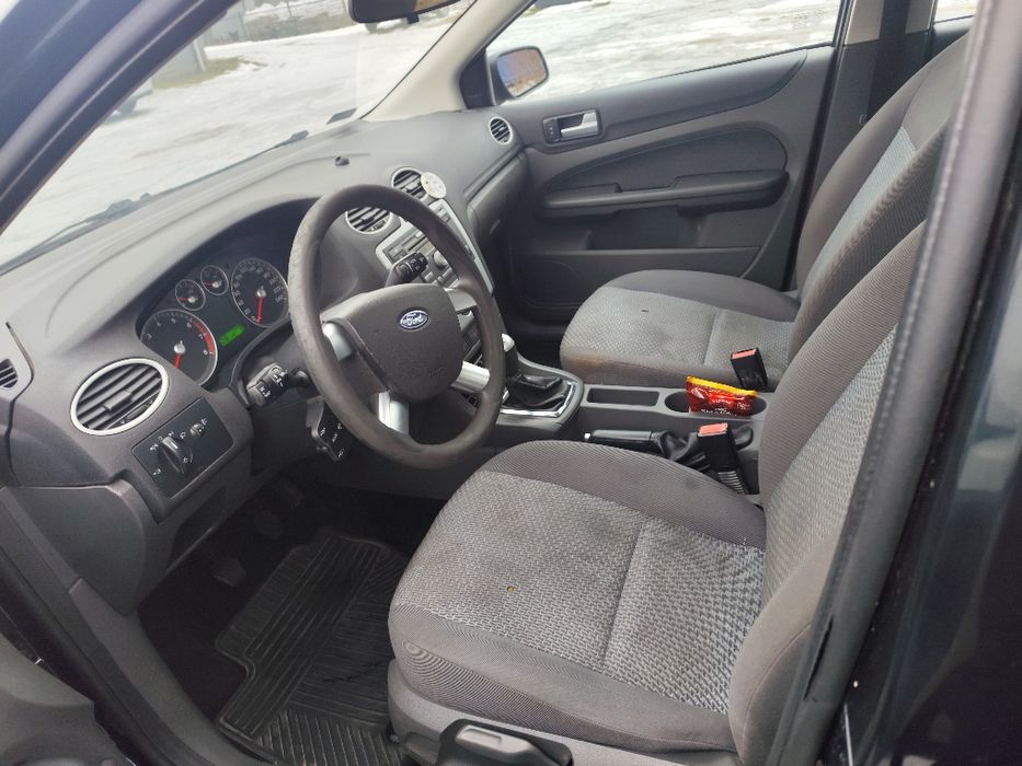 Ford Focus MK2 Kombi + Hak