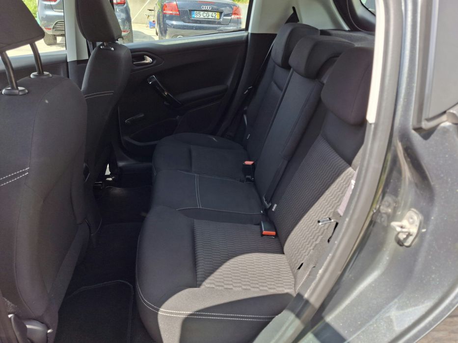 Peugeot 208 1.6 HDI Style 11/2015