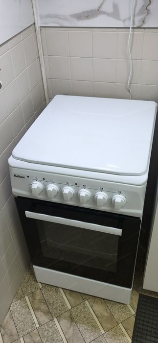 Fogão elétrico usado.