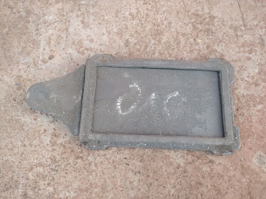 Продаю дверцы для камина/печи, задвижку
Плита, размер-700*400м