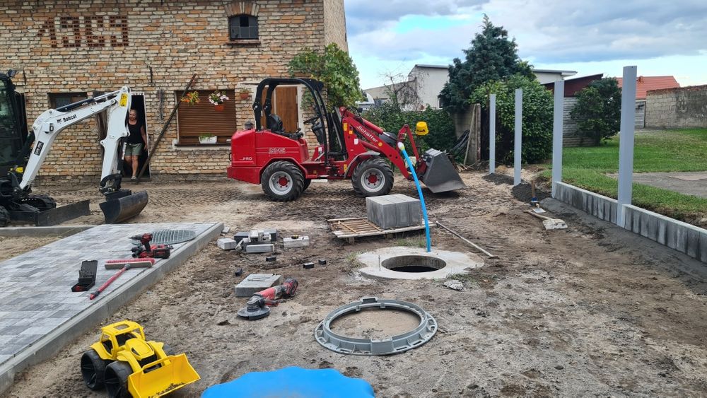 Usługi ładowarką i koparką