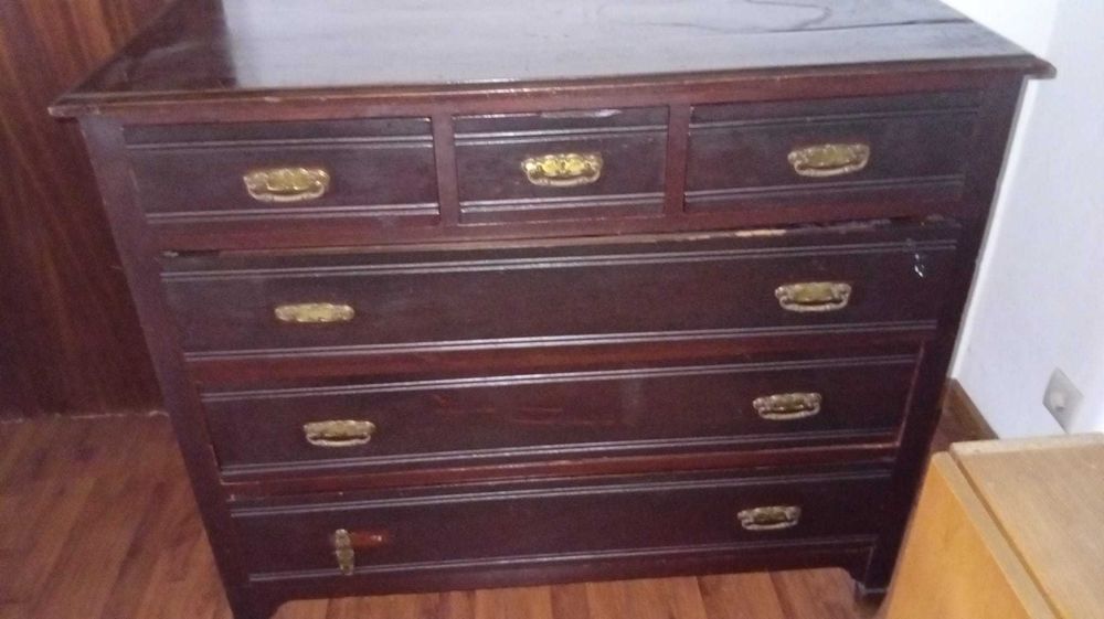 Moveis de casa antigos que já não são usados