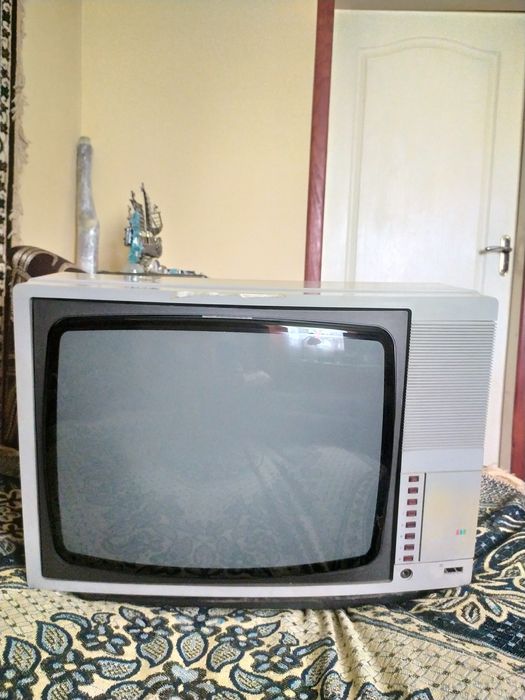 Продаю телевизор Электрон 51ТЦ - 423Д