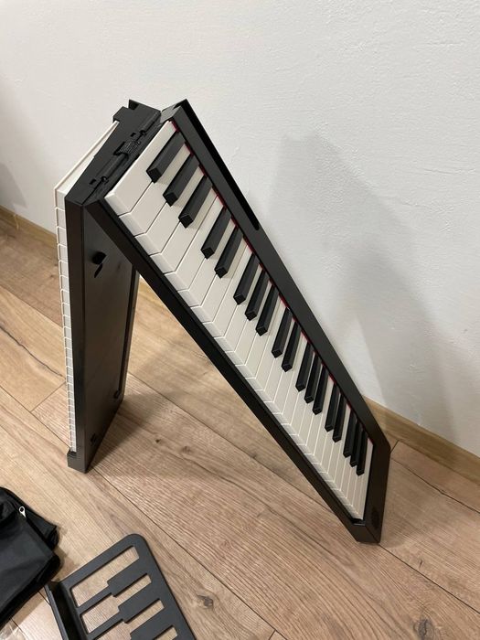 Складне цифрове фортепіано