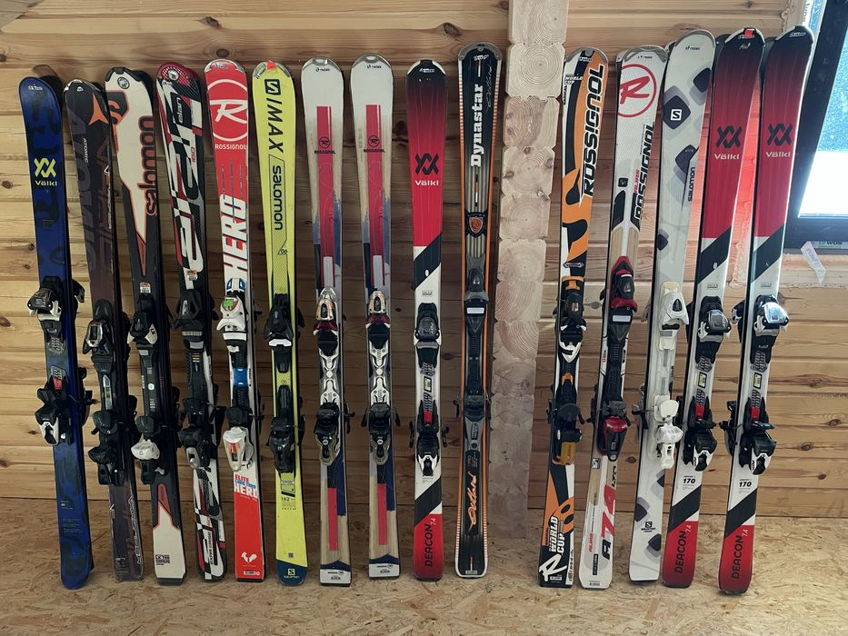 Лижі, сноуборди, черевики