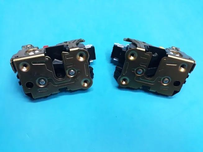 Fechadura fecho electrico Renault Kangoo  8200727508