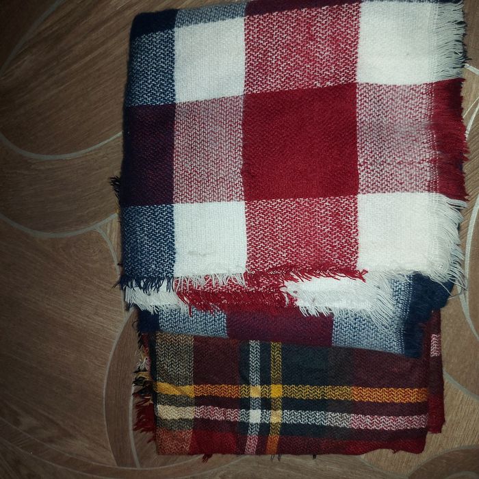 Большие шарфы тёплые.